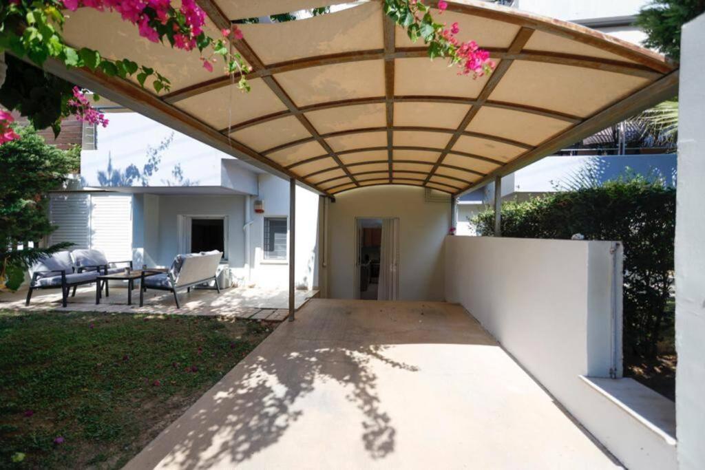 Pame Rentals - Cozy Glyfada Stay With Free Parking Athens Luaran gambar