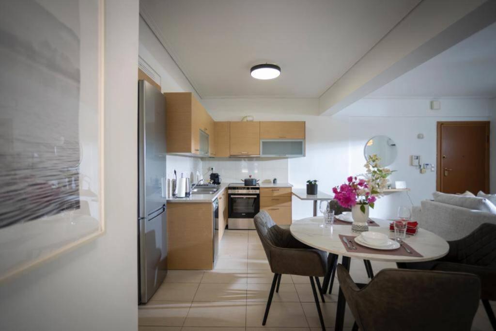 Pame Rentals - Cozy Glyfada Stay With Free Parking Athens Luaran gambar