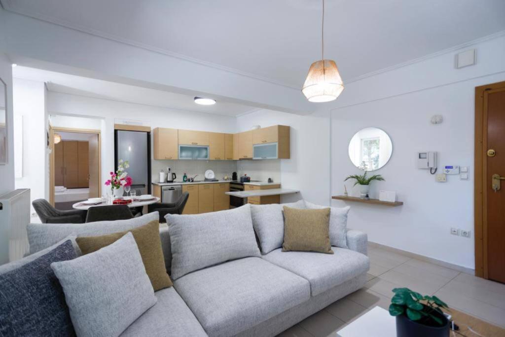 Pame Rentals - Cozy Glyfada Stay With Free Parking Athens Luaran gambar